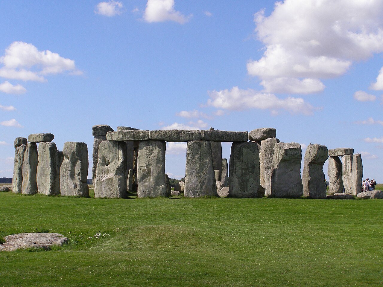 Stonehenge Secrets: From Ancient Rituals to Alien Theories